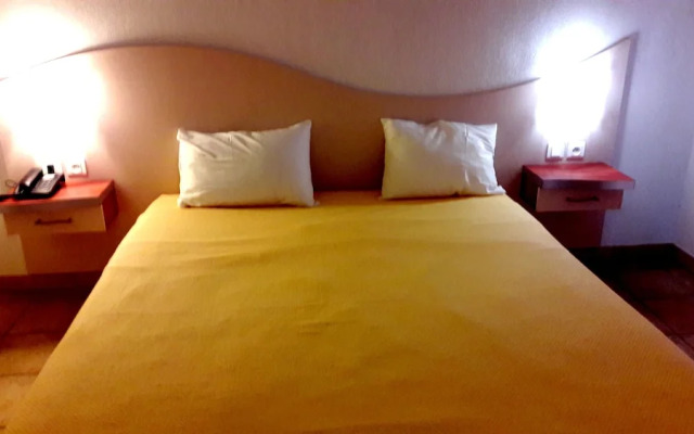 Hotel Pernes Les Fountaines