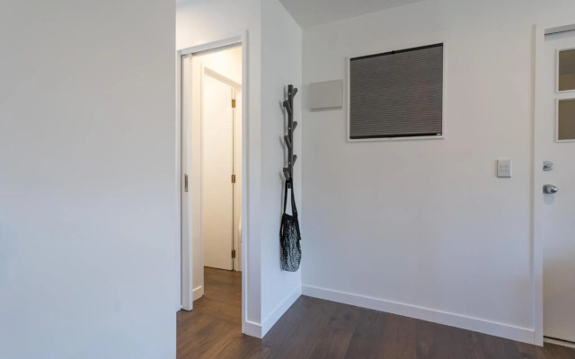 Chester Street West Apartment