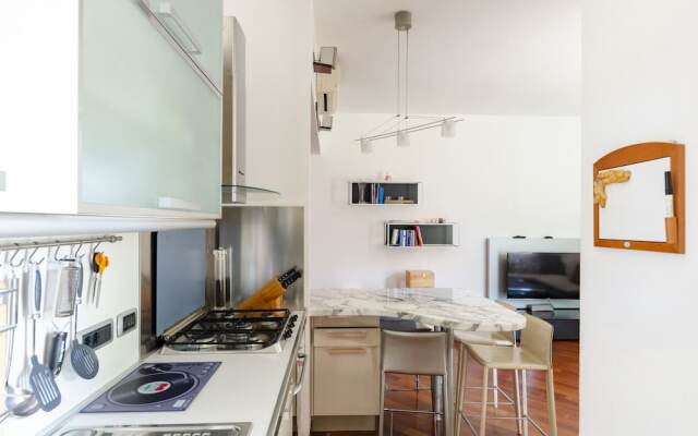 JOIVY Stylish Flat W/Terrace