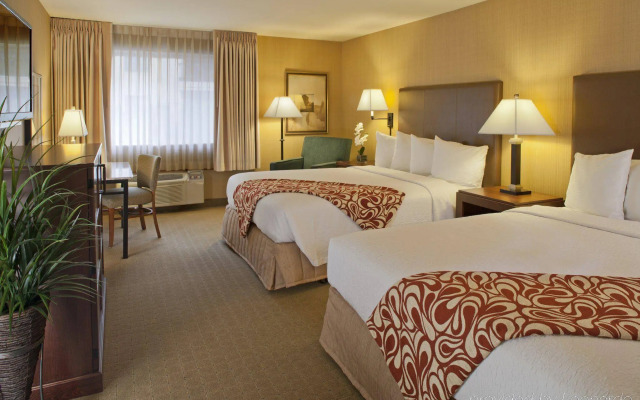 Silver Cloud Inn - Bellevue Downtown