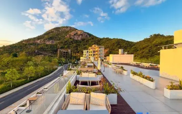 Shenzhen Le Chao Ben Yue Seaside Residence  Hotel