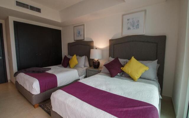 910-3000 Grand Venetian P.V.