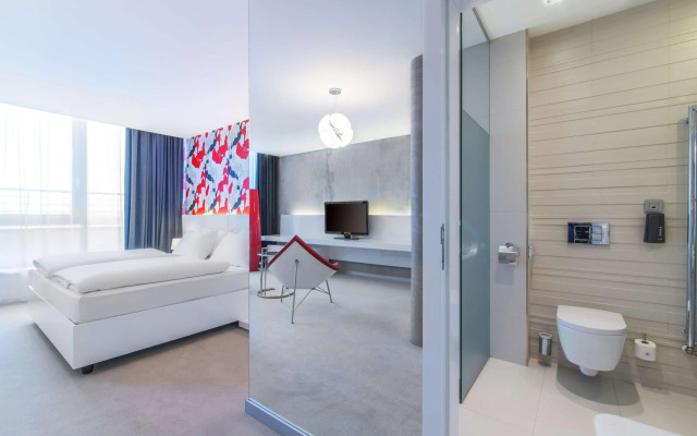 NH Bratislava Gate One