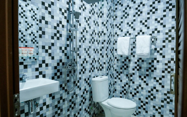 OYO 1149 Hotel Mustika