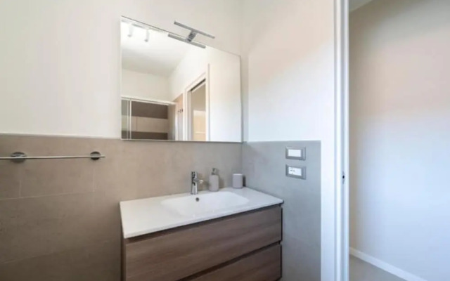 Newly Renovated Modern two Room Apartment