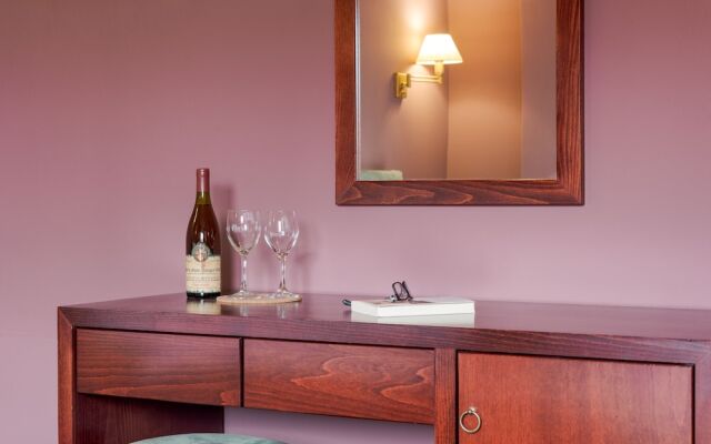 Nostos Suites by White Hills