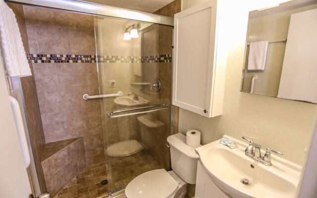 Cane Palm Beach Club 105