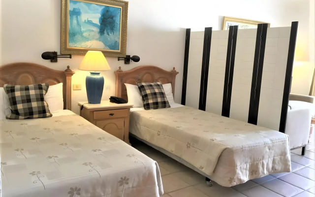 Ona Beverly Hills Suites