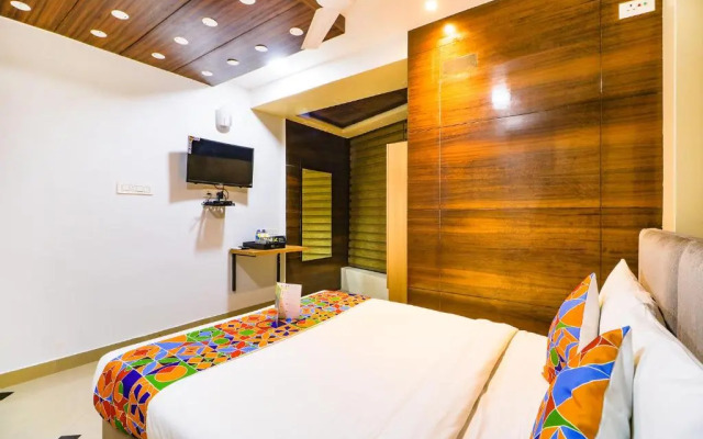 OYO 78582 SilverKey Hotel Mayfair Tower