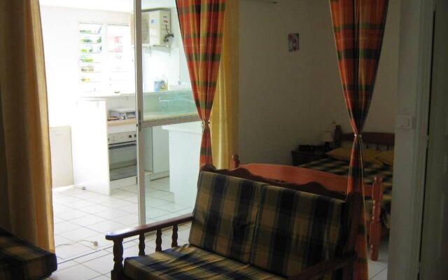 House With one Bedroom in Les Trois-îlets, With Wonderful sea View, Shared Pool, Enclosed Garden