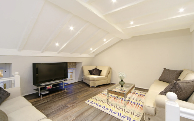 Queensgate Court