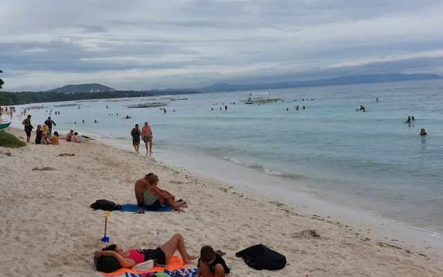 Yuken Mari Beach Haus