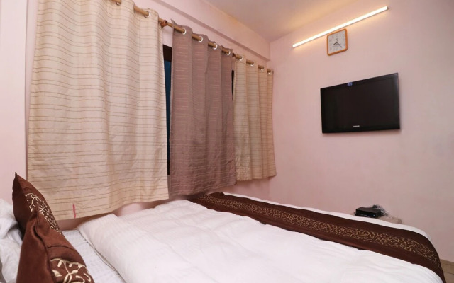 OYO 14125 Home Hill View 2BHK Clock Tower