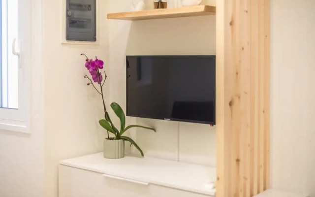 The Urban Loft 2 - Athens Unique Oasis