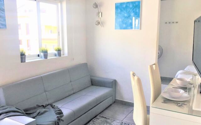 Modern Apt wifi & sat tv, close to las Vistas