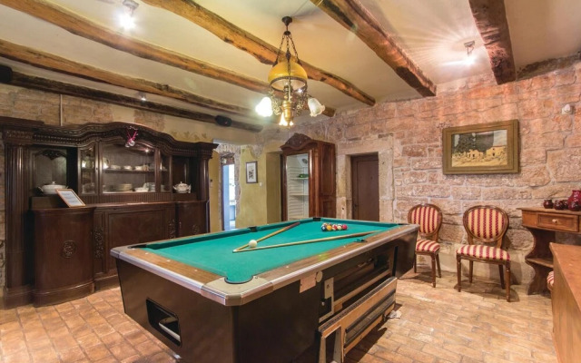 Stunning Home in St Negricani With 9 Bedrooms