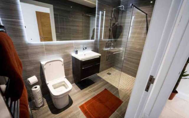 No2 Sandy Bay , Luxury Beachfront Apartment