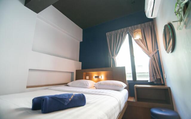 Homy Seafront Hostel
