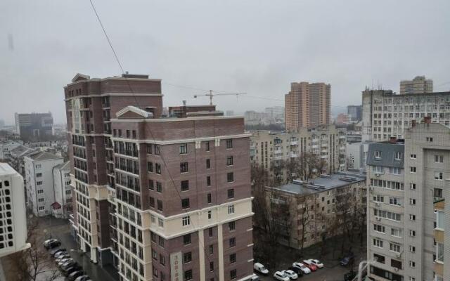 Альянс на переулке Соборный 90