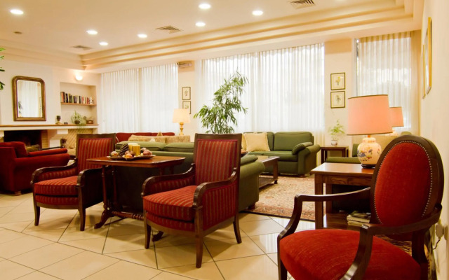 Green Hill Hotel