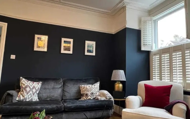 Gorgeous 3 Bedroom Home in Quaint Southfields
