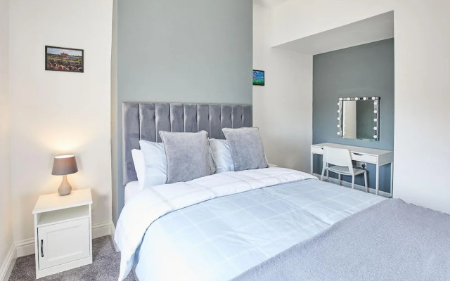 Host Stay The Lobster Holiday Inn