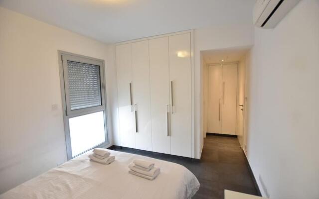 Executive apt Nicosia Center free parking/wifi