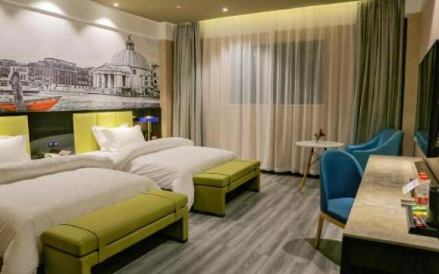 Metropoloxuchang Wenfeng Road Central Park Hote