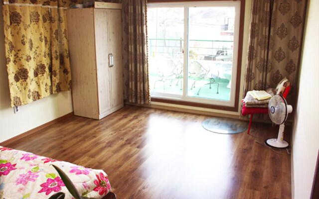 Namyangju River Hill Village Pension