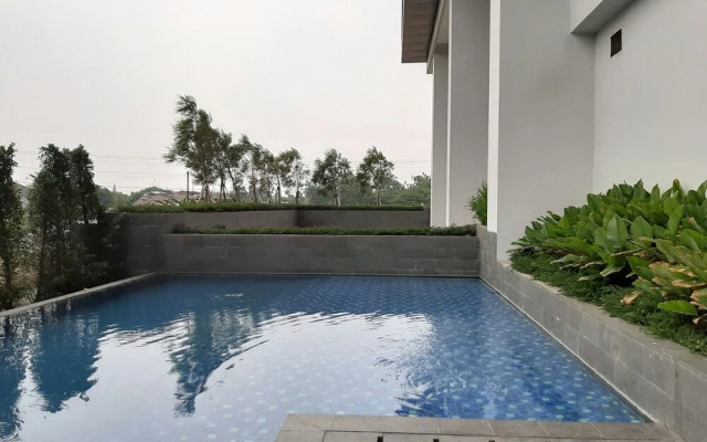 Cozy Place @ Studio The Breeze Bintaro Plaza Apartment