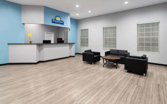 Days Inn by Wyndham Frederick