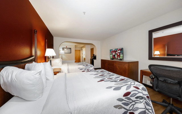 Red Roof Inn & Suites Biloxi - Ocean Springs