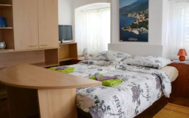 Apartment Dux