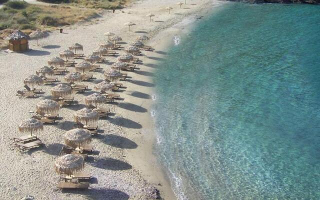 VILLA BEAUTIFIS in Kea, 4BDR/7prs, pool, seaview