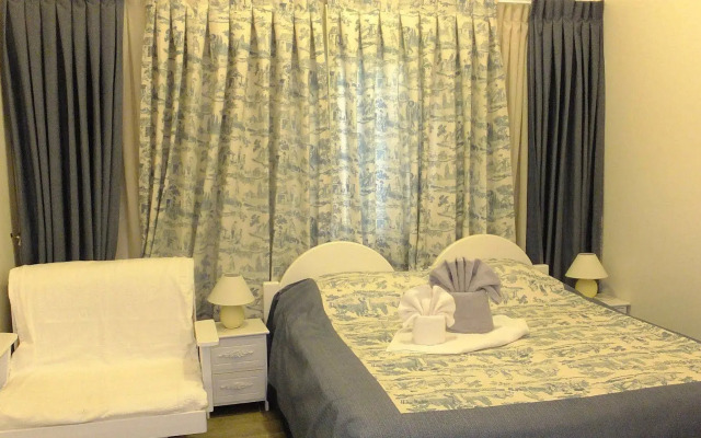 Nuriel Fruit & Guest House