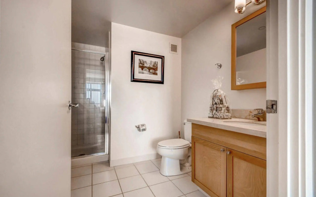 Global Luxury Suites at Kendall West