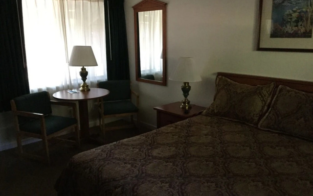 Cedar Lodge Motel