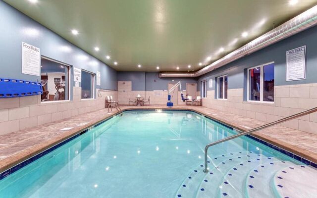 Holiday Inn Express & Suites Columbus - Worthington by IHG