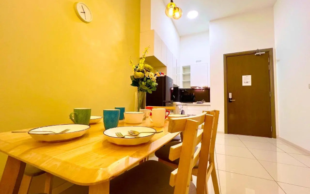 2BR DPristine 9 next to LEGOLAND FREE Parking