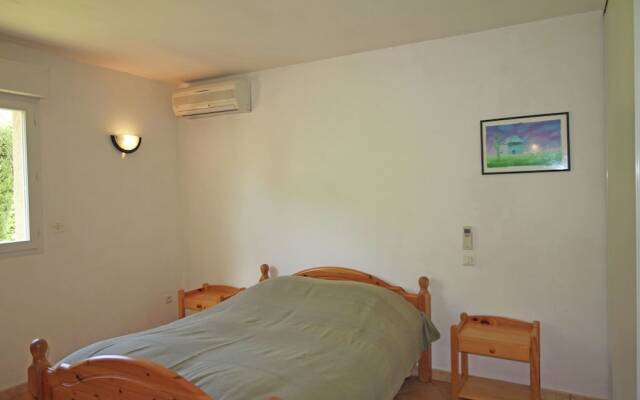 Villa With air Conditioning and Private Pool 1 km From Saint-paul-en-foret and 35 km From the sea