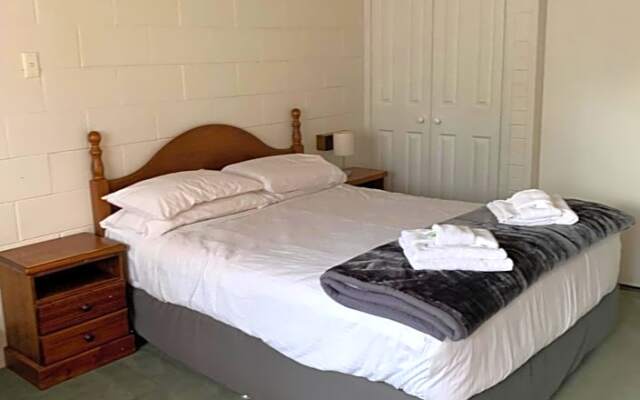 Robertson Country Motel