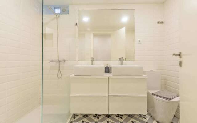 Amazing 3-bedroom Apartment in City Center - Fits 8