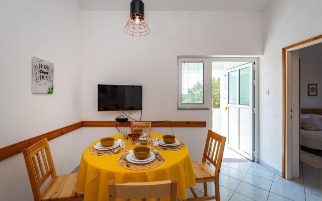 Stunning Home in Molat With Wifi and 2 Bedrooms