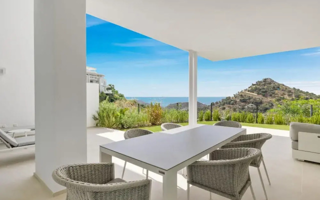 Hillside Flat With Pool in Palo Alto - Ref M49