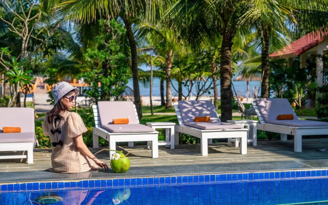 Naomi Resort