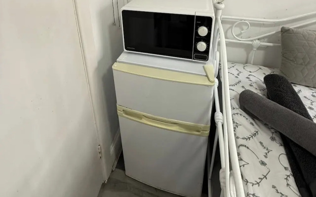 Studio Flat Yards From Bournemouth Beach