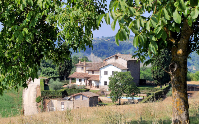 Trianon Country