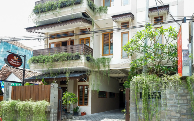 RedDoorz Plus near Hartono Mall 2
