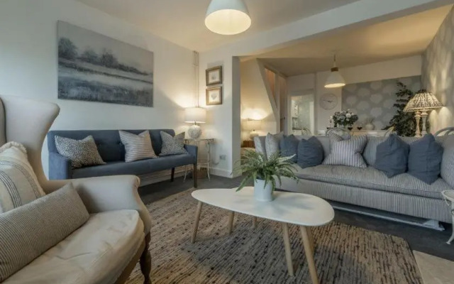 No33 Seagull Cottage