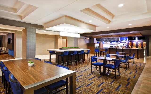 Courtyard by Marriott Louisville Airport